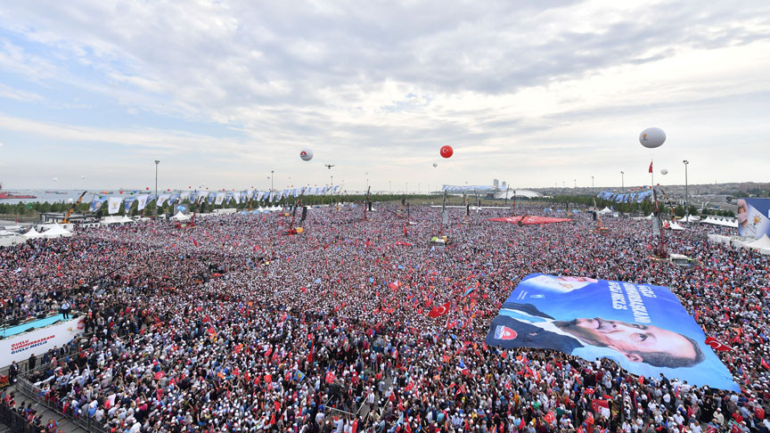 Yenikapı'daki mitinge 1 milyon 300 bin kişi katıldı