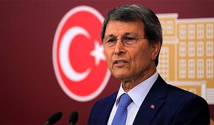 İYİ Partili Halaçoğlu'ndan partisine eleştiri