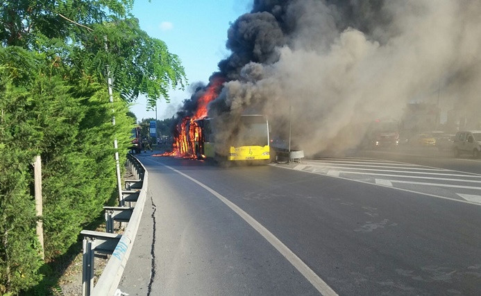 Bayrampaşa'da otobüs yangını