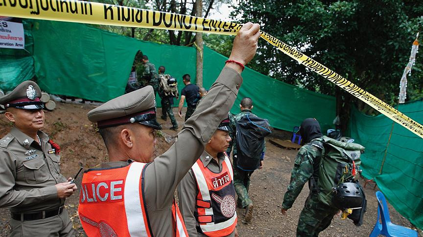 Mağarada mahsur kalan Taylandlı çocukların 4'ü kurtarıldı