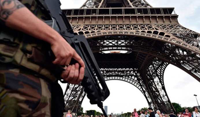 Paris'te terör saldırısı: 1 ölü, 2 yaralı