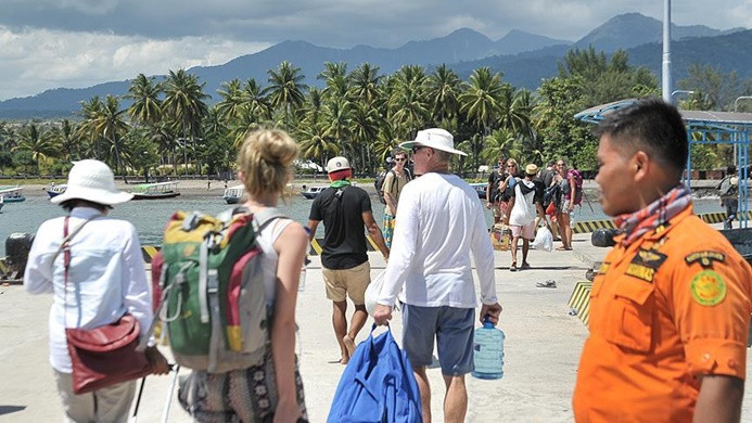Endonezya'da 7 bin turist tahliye edildi