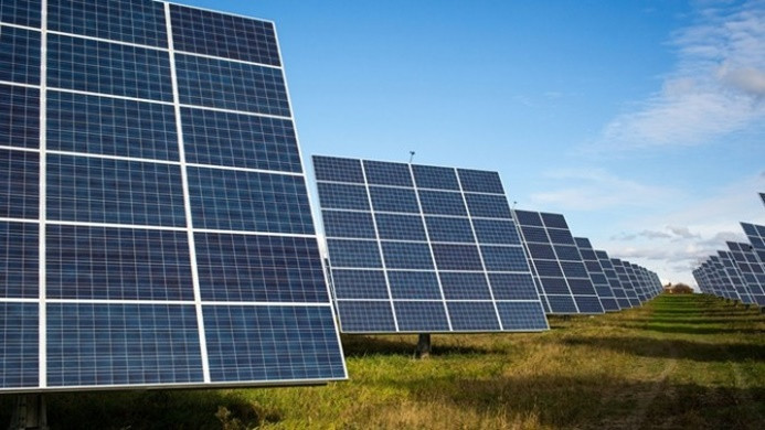 Özbekistan 1,2 milyar dolarlık güneş paneli kuracak