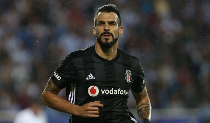 Beşiktaş, Negredo transferini yalanladı