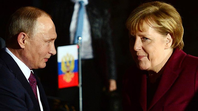 Putin ile Merkel Suriye'yi görüştü