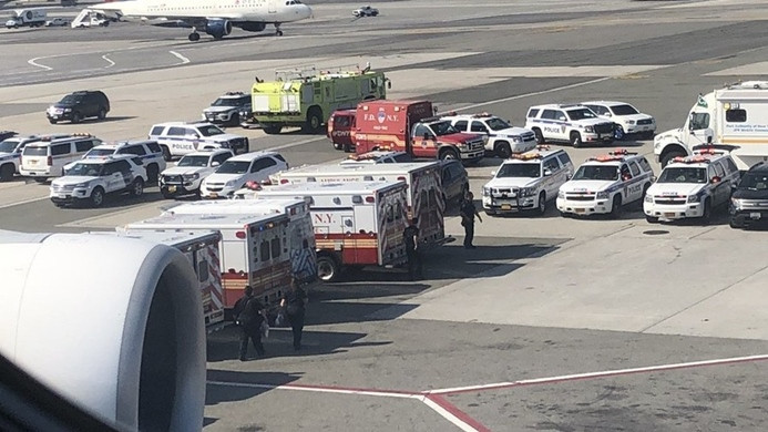 Karantinaya alınan uçakta 19 kişinin hasta olduğu belirlendi