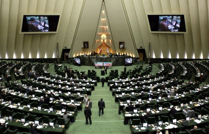 İran, yerli üretimi olan malların ithalatını yasakladı