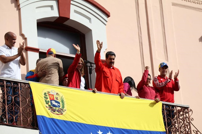 Venezuela ABD'deki diplomatik personelini geri çekiyor