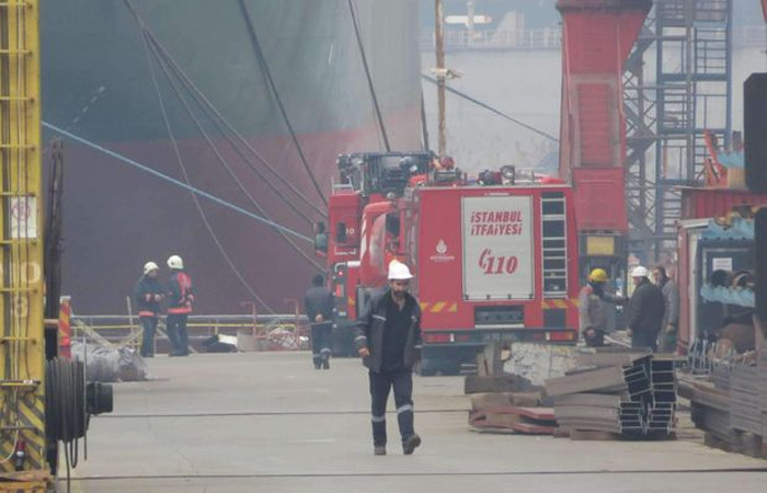 Tuzla tersaneler bölgesinde gemi yangını: 2 ölü, 11 yaralı