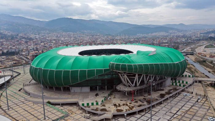 Bursa Büyükşehir Stadyumunda çalışmalar yeniden başladı