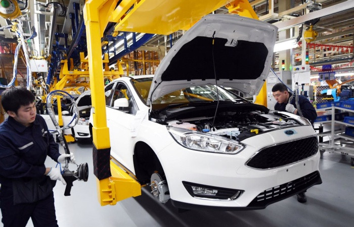 Ford, Çin'de binlerce kişiyi işten çıkarmaya başladı