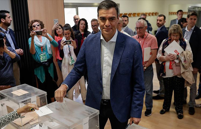 İspanya'da sosyalistlerin 'acı seçim zaferi'
