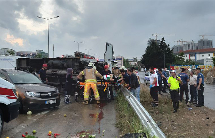 Maltepe'de zincirleme kaza: 4 yaralı