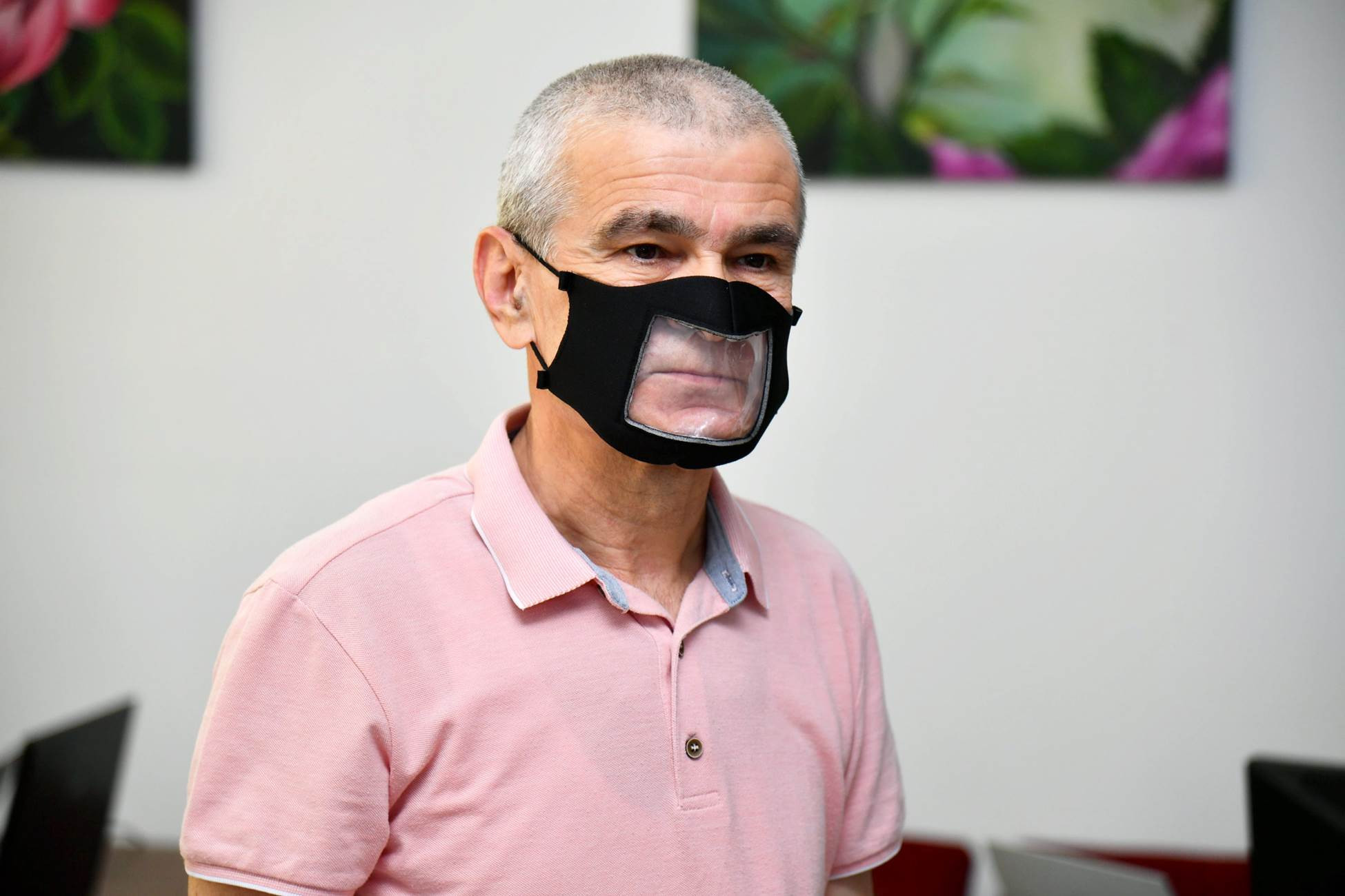 Isparta Belediyesi işitme engelliler için şeffaf yıkanabilir maske üretti