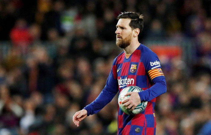 Messi Barcelona'da kalacak